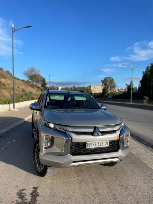 Mitsubishi L200 2022 
