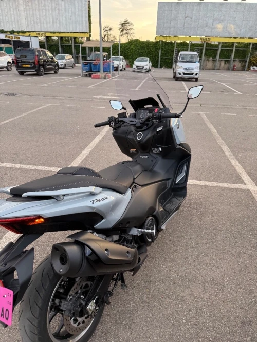 YAMAHA TMAX 563 tech 2026
