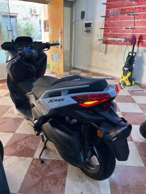 Yamaha XMAX TECH 2025