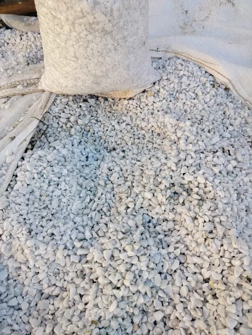 Gravier décoration للتزيين Gravier de marbre . Sac blanc حصى رخامي للحدائق والمنازل،