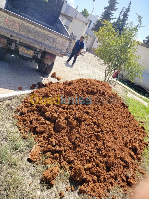 Vente bon terre végétale rouge pour jardinage متوفر تراب احمر للغرس جودة عالية