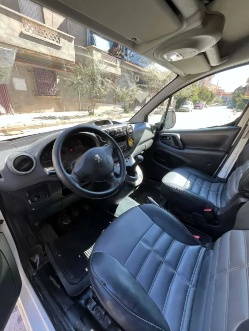 Peugeot Partner 2011 B9