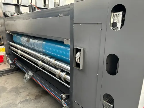 آلة قطع و الطباعة على الكرتون المموج Machine de transformation carton ondulé