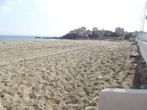 NETTOYAGE DES PLAGES AVEC CRIBLEUSE