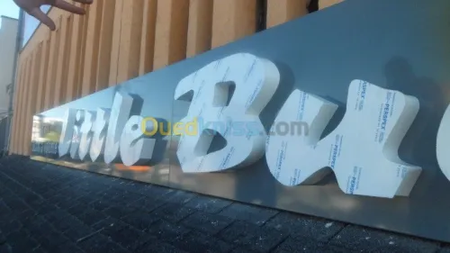 Alucobond,Lettre en relief plexi,LED.