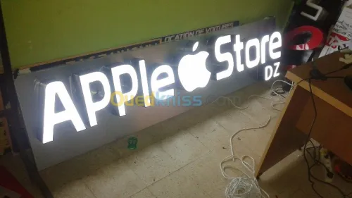 Alucobond,Lettre en relief plexi,LED.