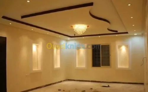 faux plafond avec décoration et pvc 