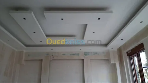 faux plafond avec décoration et pvc 