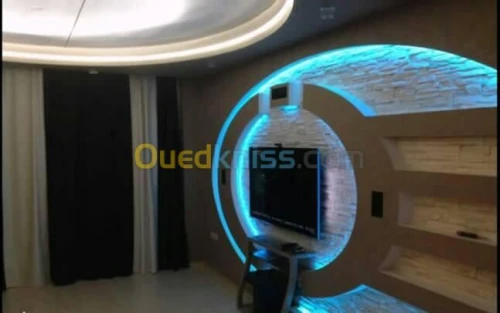 faux plafond avec décoration et pvc 