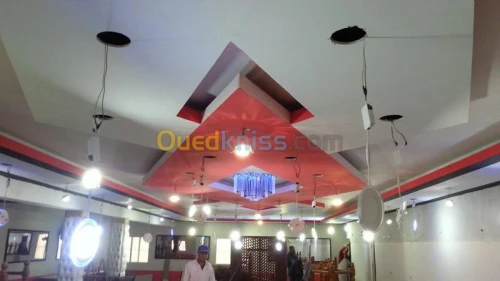 faux plafond avec décoration et pvc 