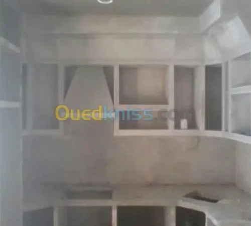 faux plafond avec décoration et pvc 