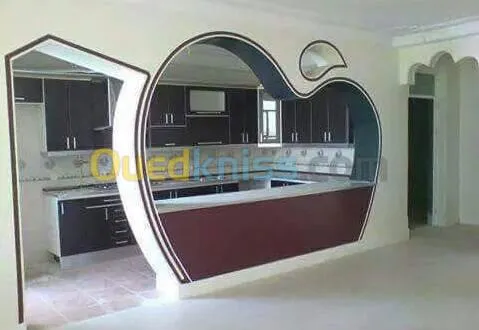 faux plafond avec décoration et pvc 