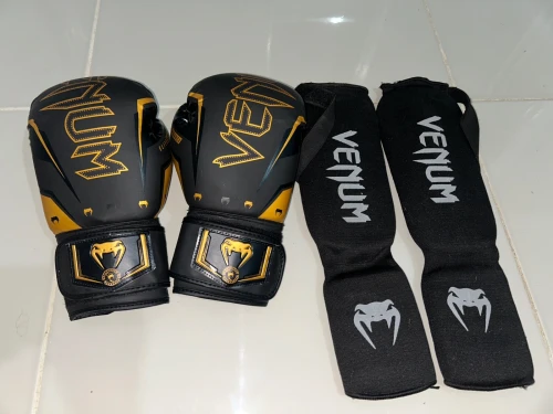 Gants de boxe et protège tibia