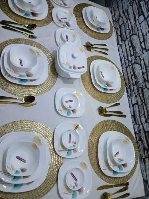 Service A Tabel 32 Piece Motif 2