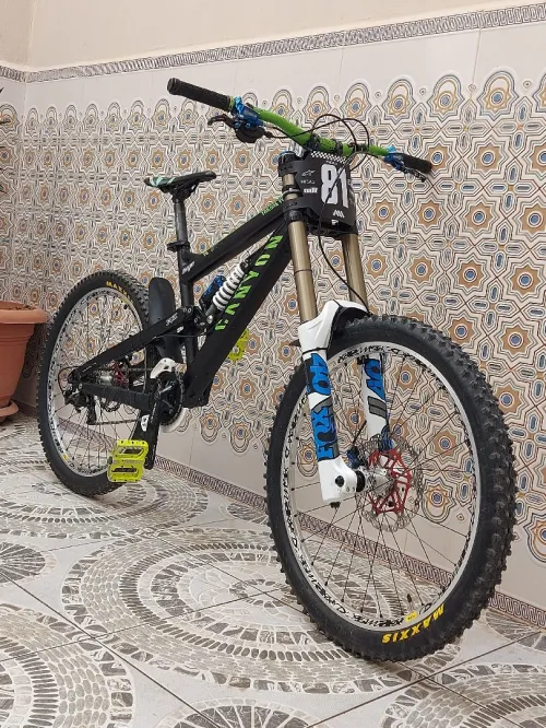 Vèlo DH canyon
