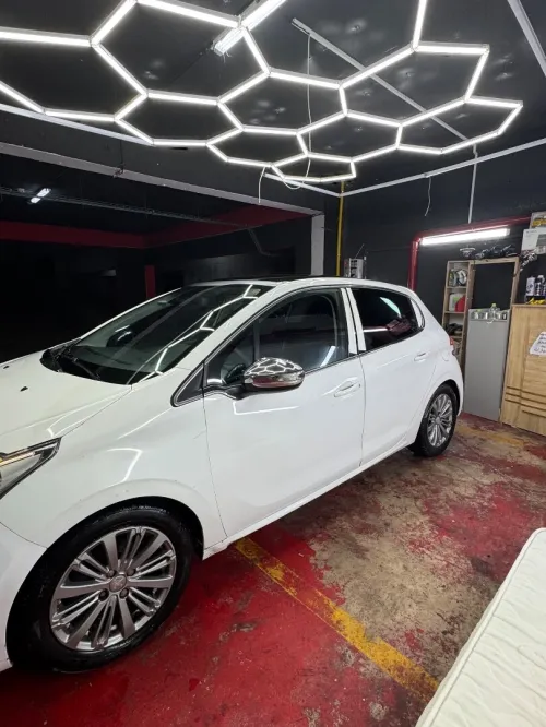 Peugeot 208 2015 Allure Facelift