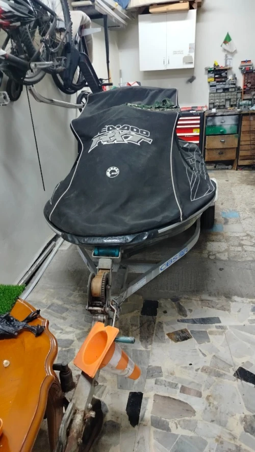 Jet ski