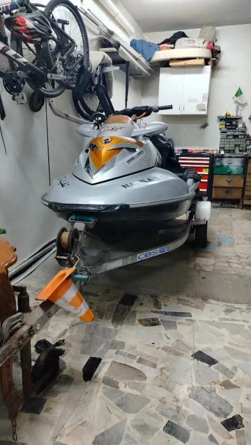 Jet ski