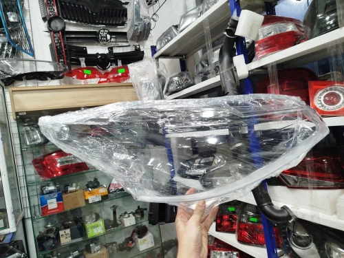Verre de phare PEUGEOT 208