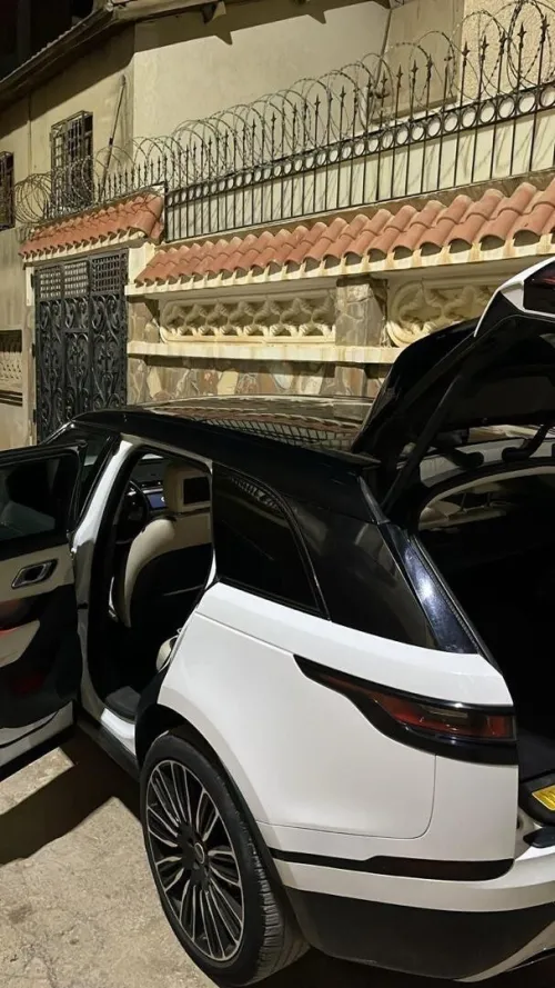 Land Rover Land Rover  2018 Premium 