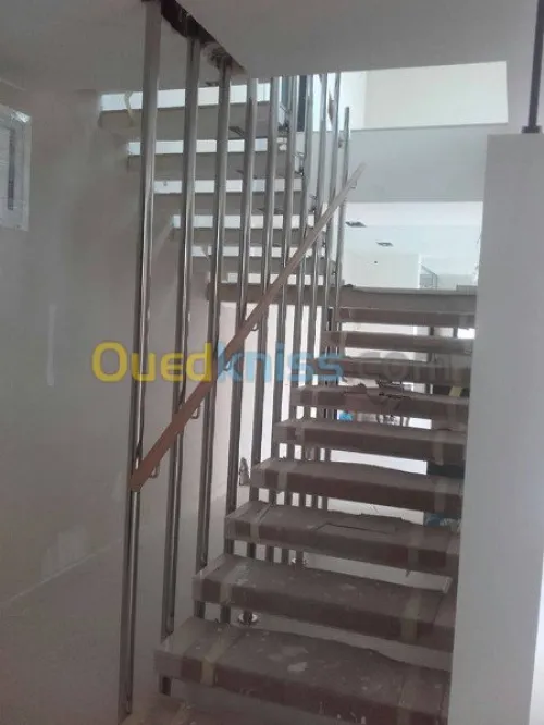 RAMPE D'ESCALIER BOIS,INOX,VERRE