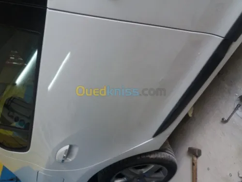 ورشة المحترف لتصليح السيارات بدون دهن