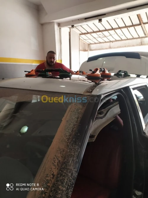 بيع وتركيب زجاج السيارات بكل حرفية وإتقان Toit ouvrant toit panoramique 2023 vitre pare-brise lunette arrière 