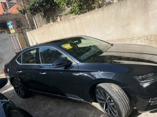 Skoda Superbe 2025 Skoda superb tout options