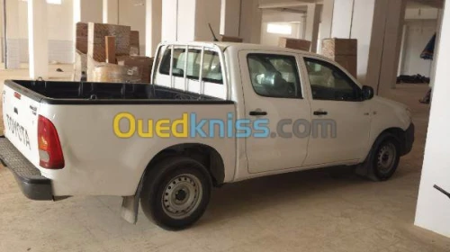 location voiture est pickup 4x4 / 4x2 avec chauffeur 