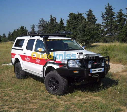 location voiture est pickup 4x4 / 4x2 avec chauffeur 