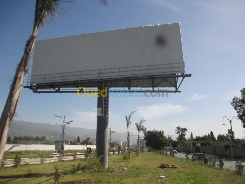 panneau publicitaire Unipole