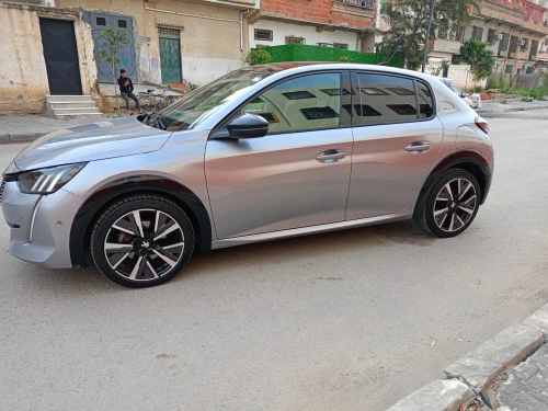 Peugeot 208 2023 GT