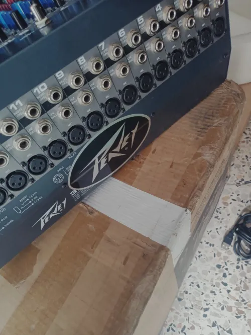 PEAVEY 32 FX