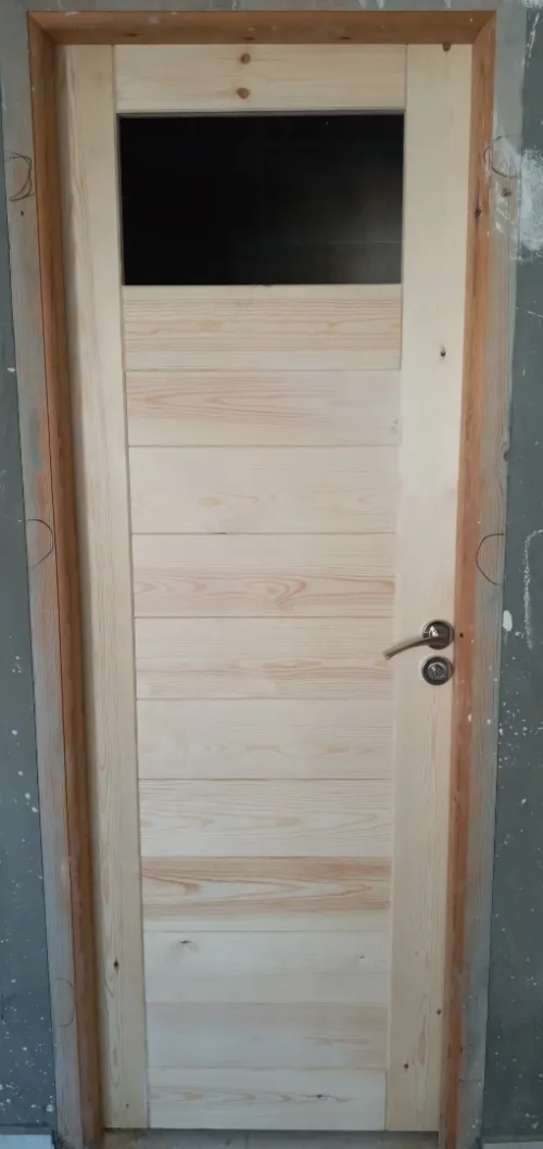 Montage porte en bois