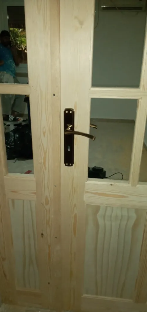 Montage porte en bois