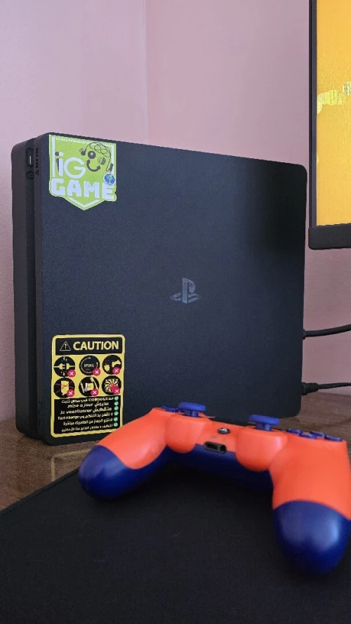 PS4 Slim 1To Flashée Excellent État Prête à jouer
