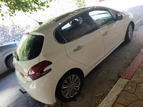 Peugeot 208 2019 Allure Facelift