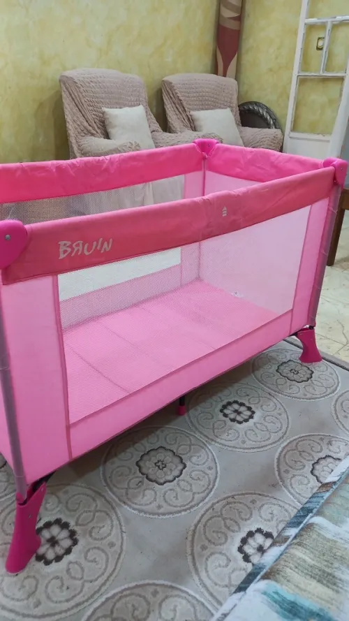 Lit bébé pliable rose / سرير أطفال متنقل باللون الوردي BRUIN