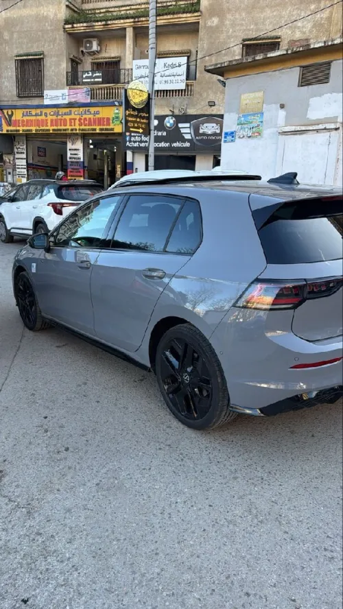 Volkswagen Golf 8 2025 R