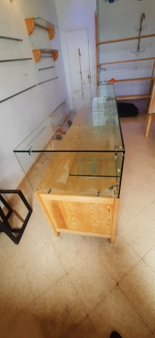 Comptoir en bois rouge 