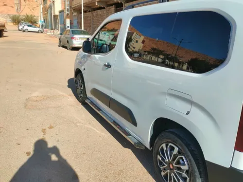 Fiat Doblo 2023 Italien