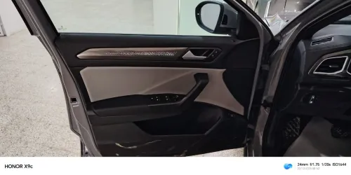Volkswagen T-Roc 2025 R-Line 