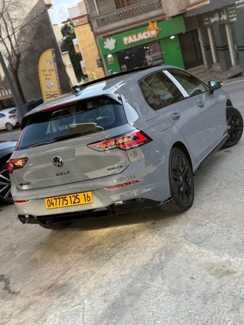 Volkswagen Golf 8 2025 R Black Edition 