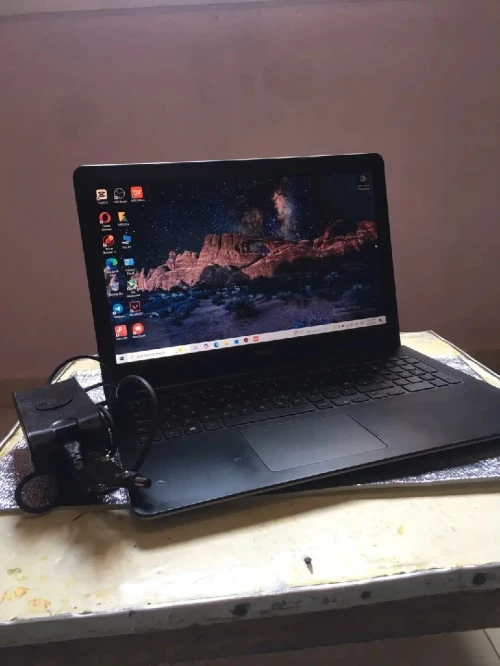 /Pc dell Inspiron i5 5th/8gb Ram/1r gb Hdd/GPU amd r7