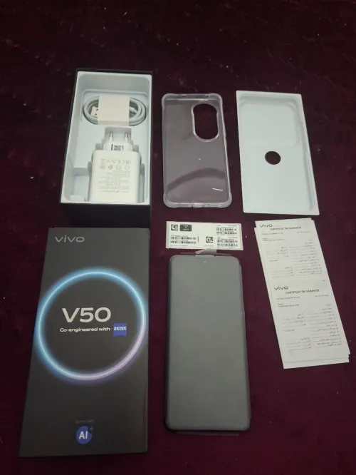 Vivo V50