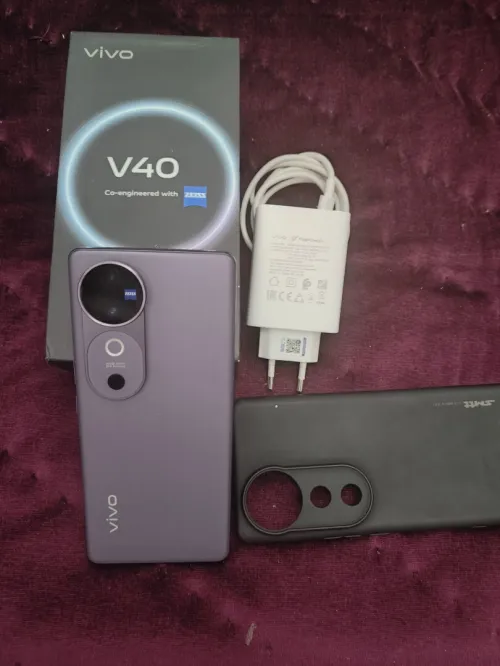Vivo V40