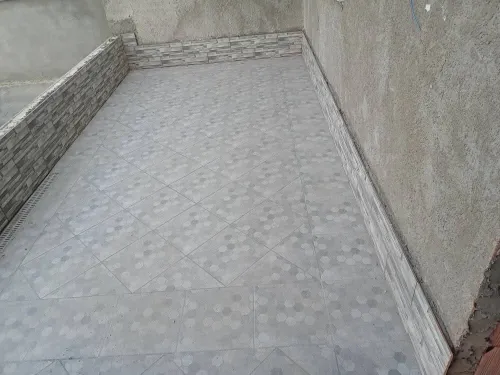 Maçon qualifié مختض ذو خبرة في التبليط