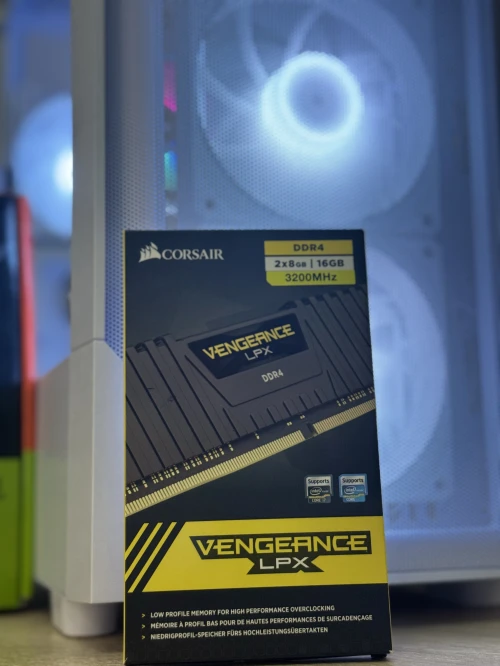 PC Gamer Blanc RGB - i5 12400F + RTX 4060 8GB - Monté à Annaba - 175000 DA