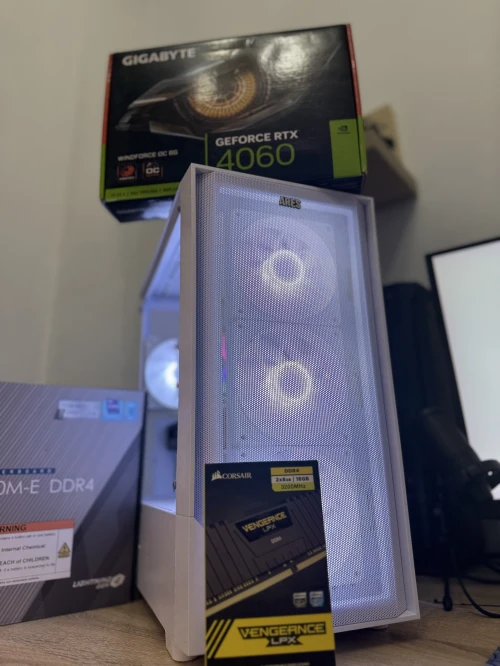 PC Gamer Blanc RGB - i5 12400F + RTX 4060 8GB - Monté à Annaba - 175000 DA
