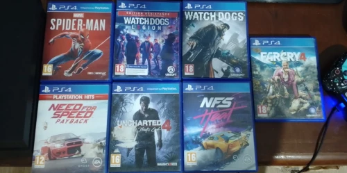 Cd ps4 très bon état ( le pack a 14000da)
